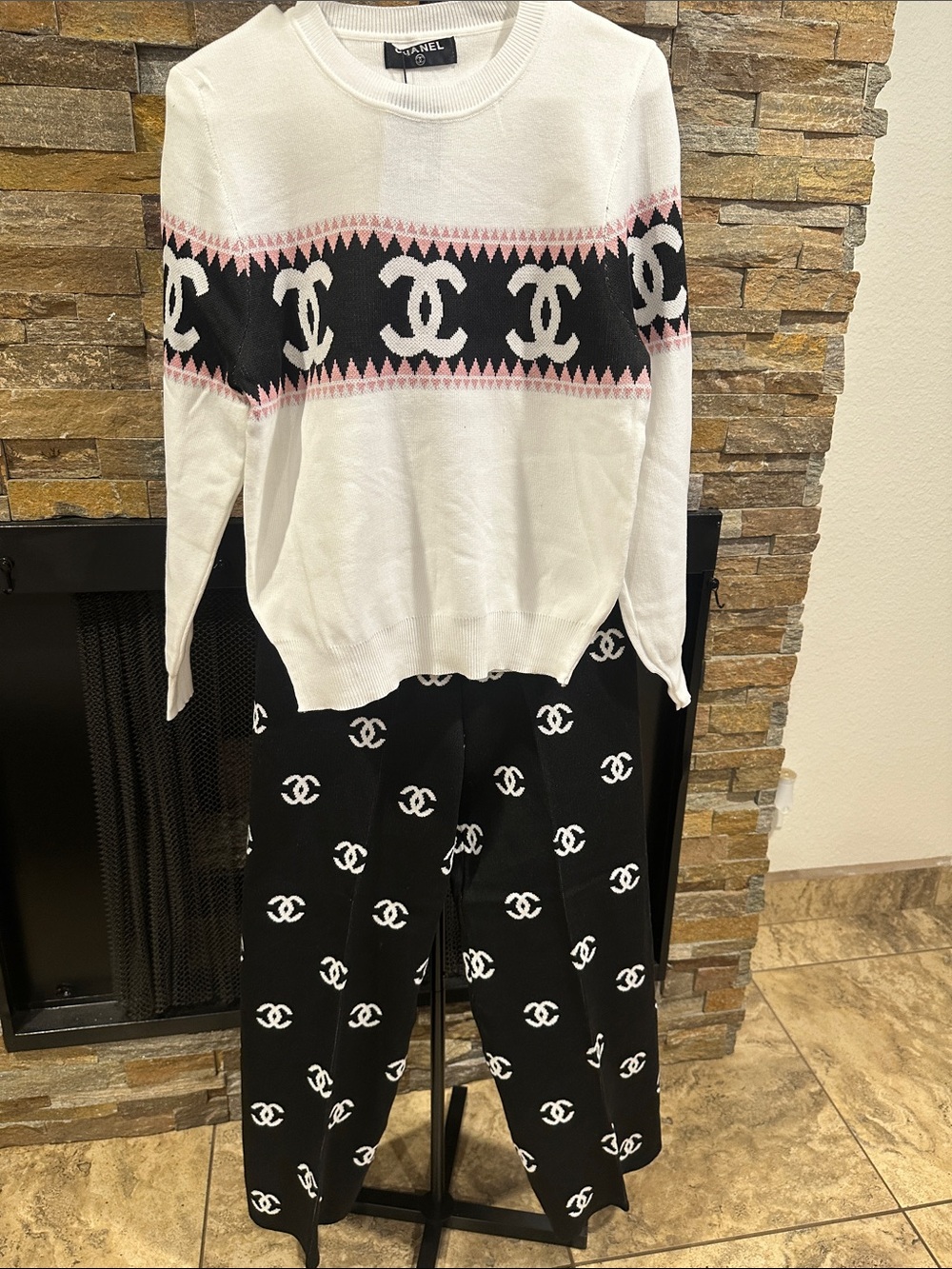 Women’s White Black and Pink Logo Set one size